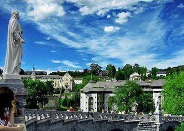 Notre Dame Auxiliatrice Lourdes