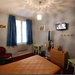 Notre Dame Auxiliatrice Hotel Lourdes