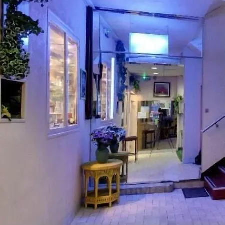 Notre Dame Auxiliatrice Hotel 2*