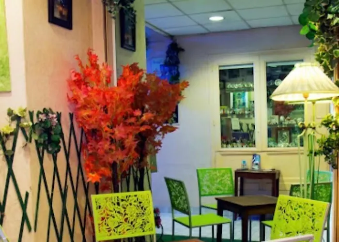 Notre Dame Auxiliatrice Hotel Lourdes