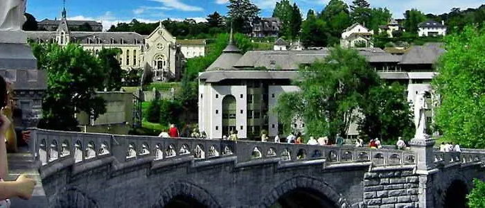 Notre Dame Auxiliatrice Отель 2*